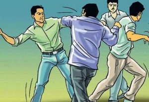 जमीन विवाद को लेकर चाचा-भतीजे पर हमला, परिवार के तीन सदस्य घायल